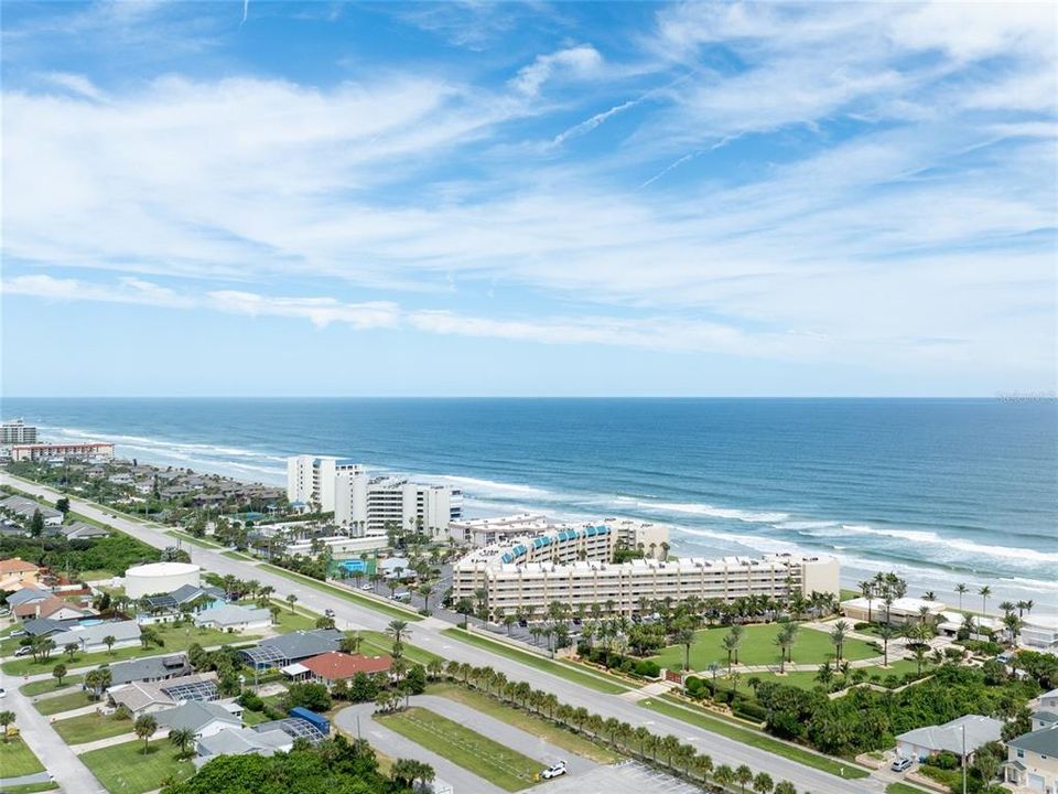 En Venta: $495,000 (1 camas, 2 baños, 928 Pies cuadrados)