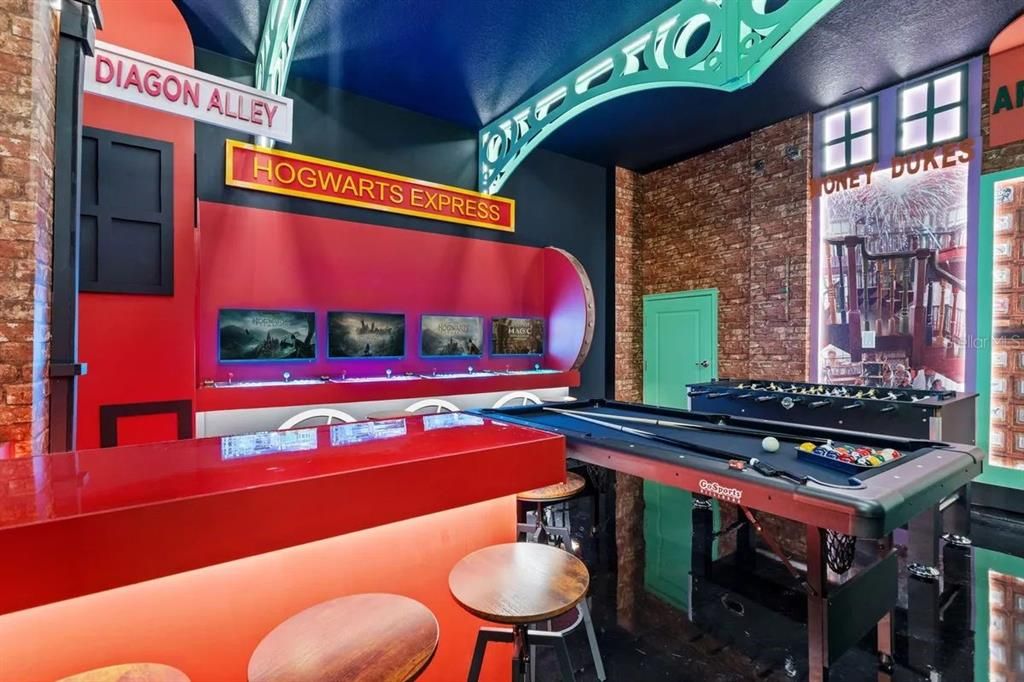 For Sale: $1,029,000 (5 beds, 5 baths, 1918 Square Feet)