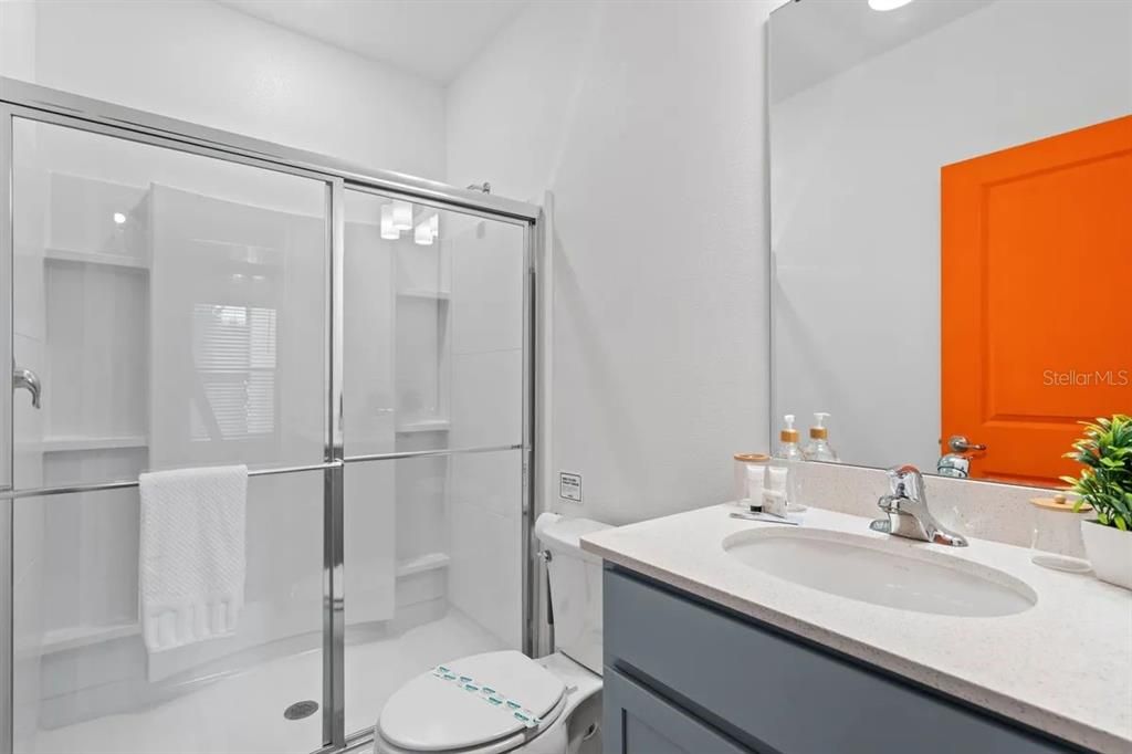 For Sale: $1,029,000 (5 beds, 5 baths, 1918 Square Feet)