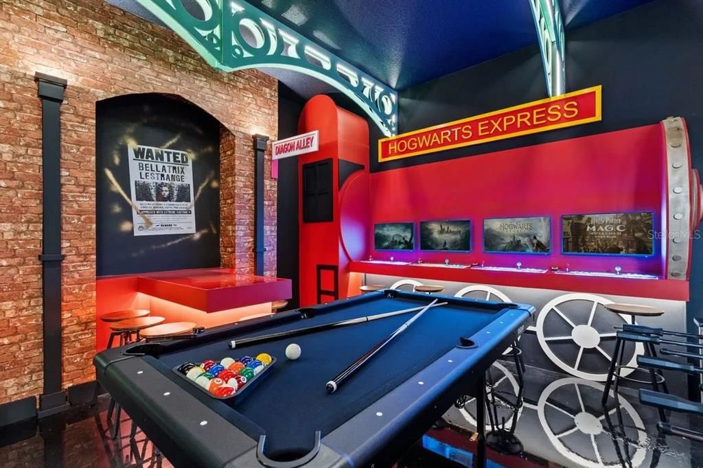 For Sale: $1,029,000 (5 beds, 5 baths, 1918 Square Feet)