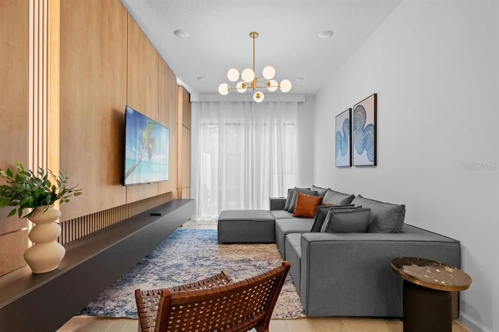 For Sale: $1,029,000 (5 beds, 5 baths, 1918 Square Feet)