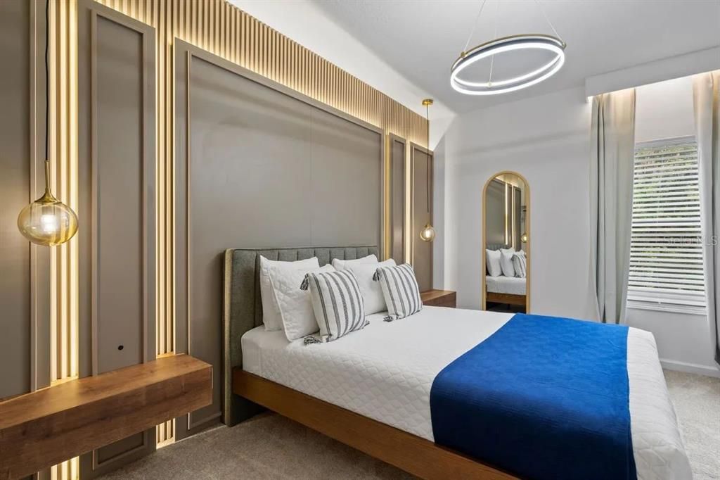 For Sale: $1,029,000 (5 beds, 5 baths, 1918 Square Feet)