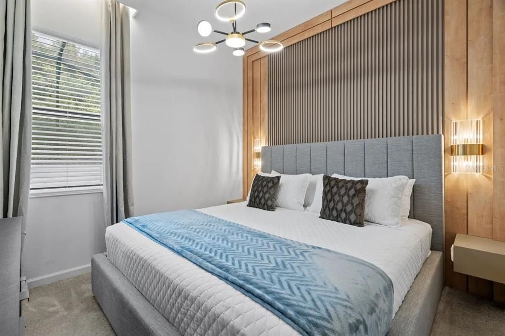 For Sale: $1,029,000 (5 beds, 5 baths, 1918 Square Feet)