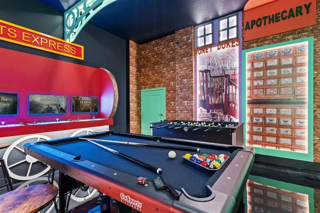 For Sale: $1,029,000 (5 beds, 5 baths, 1918 Square Feet)