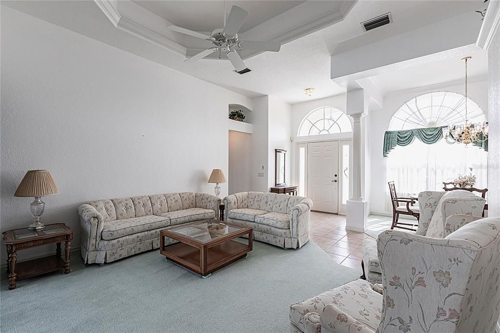 Activo con contrato: $480,000 (4 camas, 2 baños, 2339 Pies cuadrados)