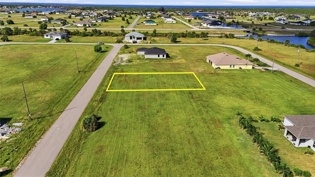 На продажу: $36,500 (0.24 acres)