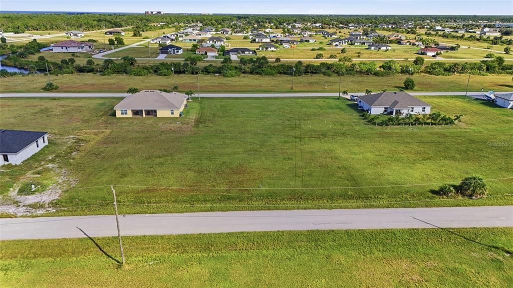 На продажу: $36,500 (0.24 acres)