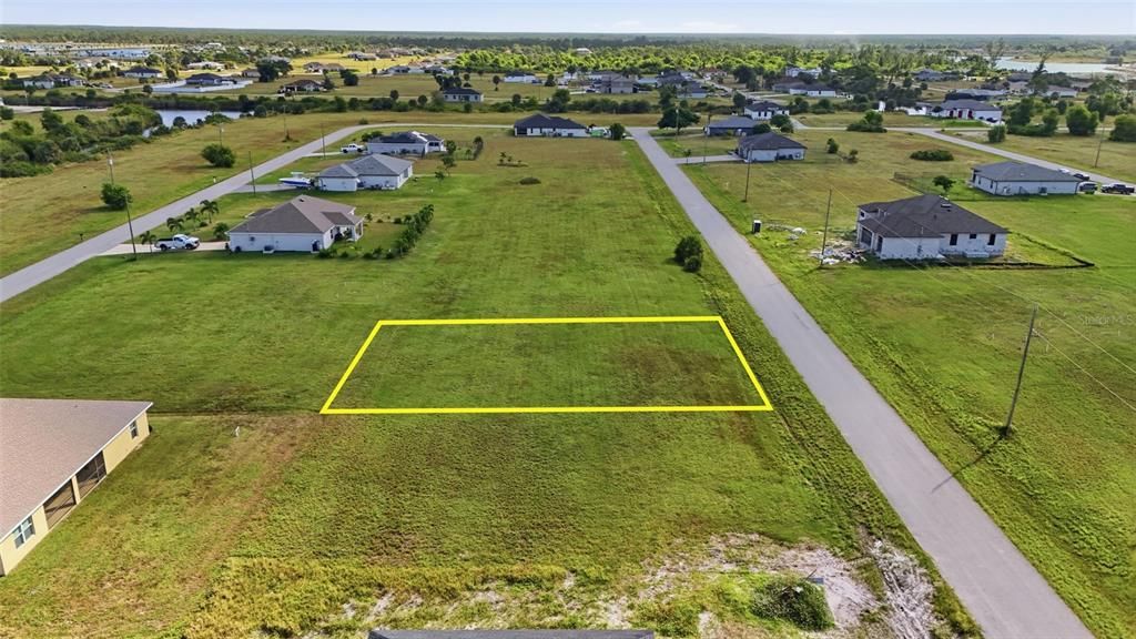 На продажу: $36,500 (0.24 acres)