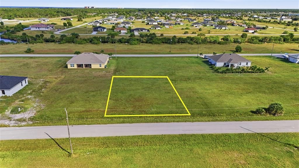 На продажу: $36,500 (0.24 acres)