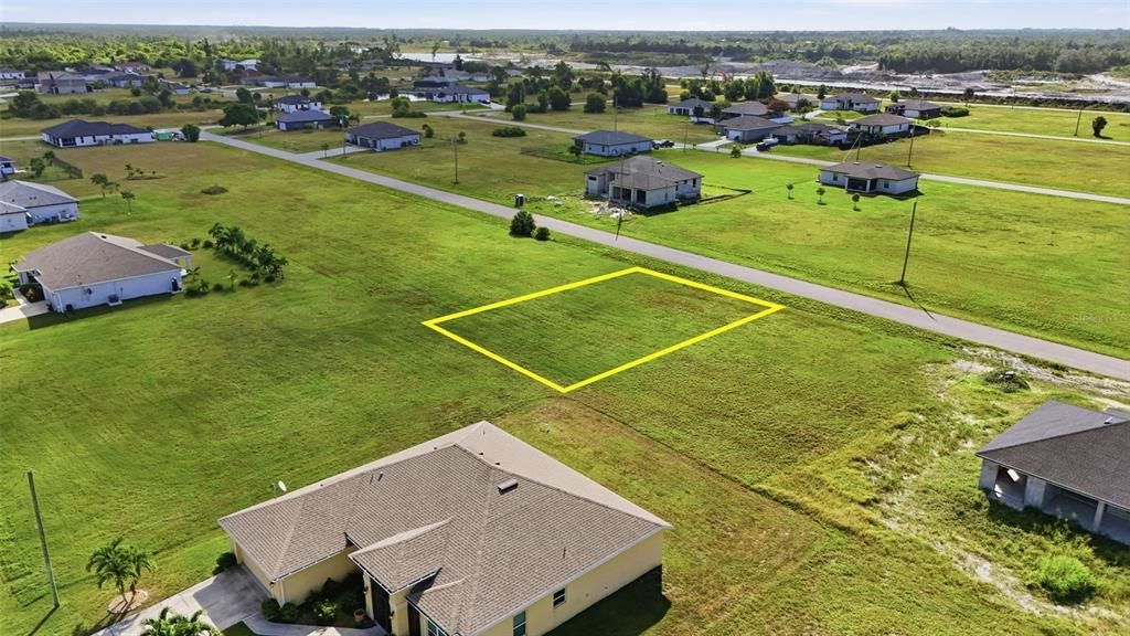 На продажу: $36,500 (0.24 acres)