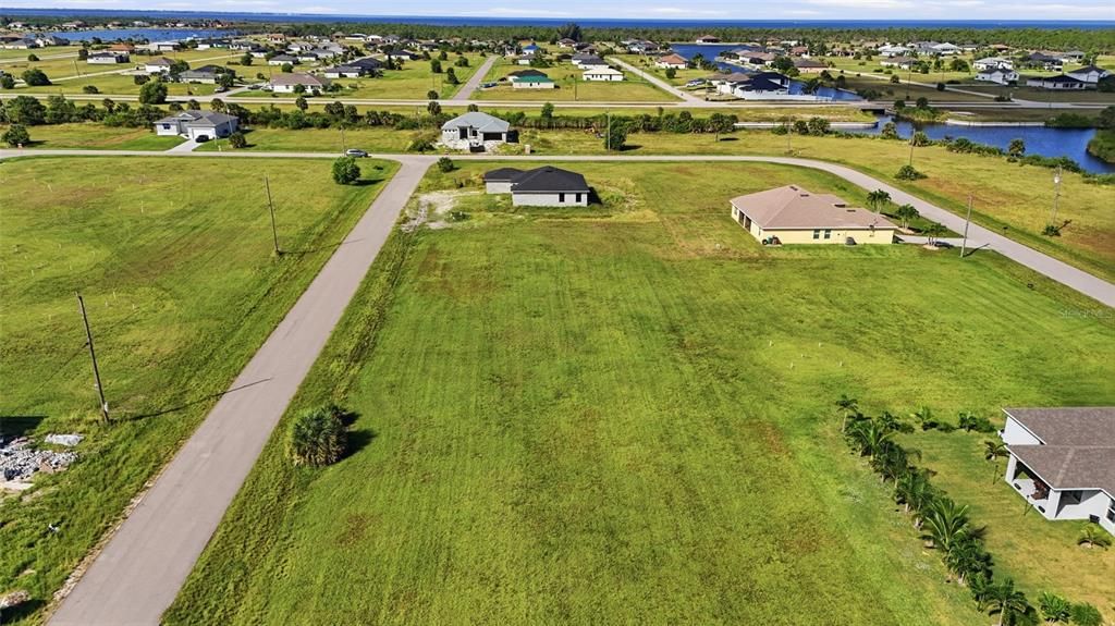 На продажу: $36,500 (0.24 acres)