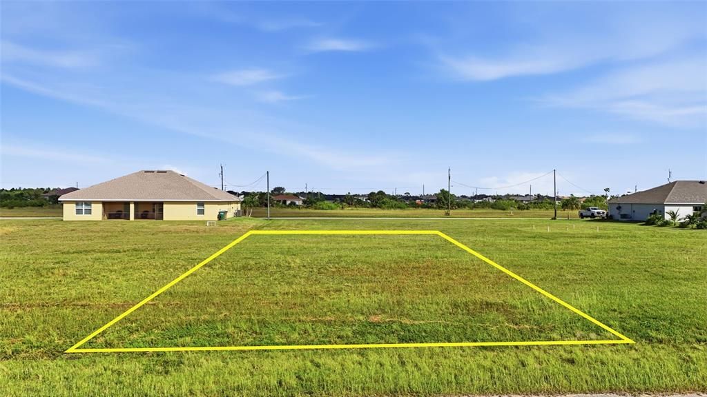 На продажу: $36,500 (0.24 acres)