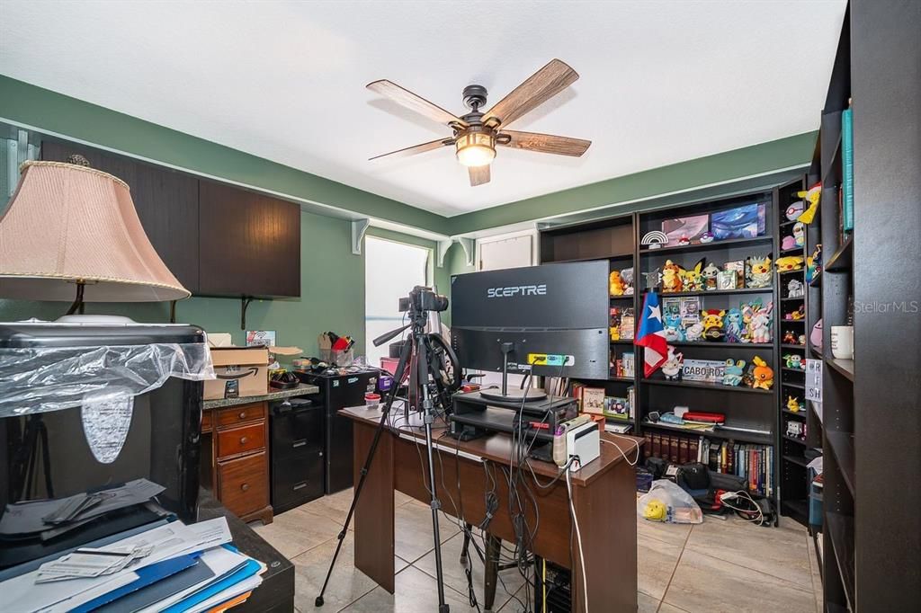 待售: $399,000 (4 贝兹, 3 浴室, 1921 平方英尺)