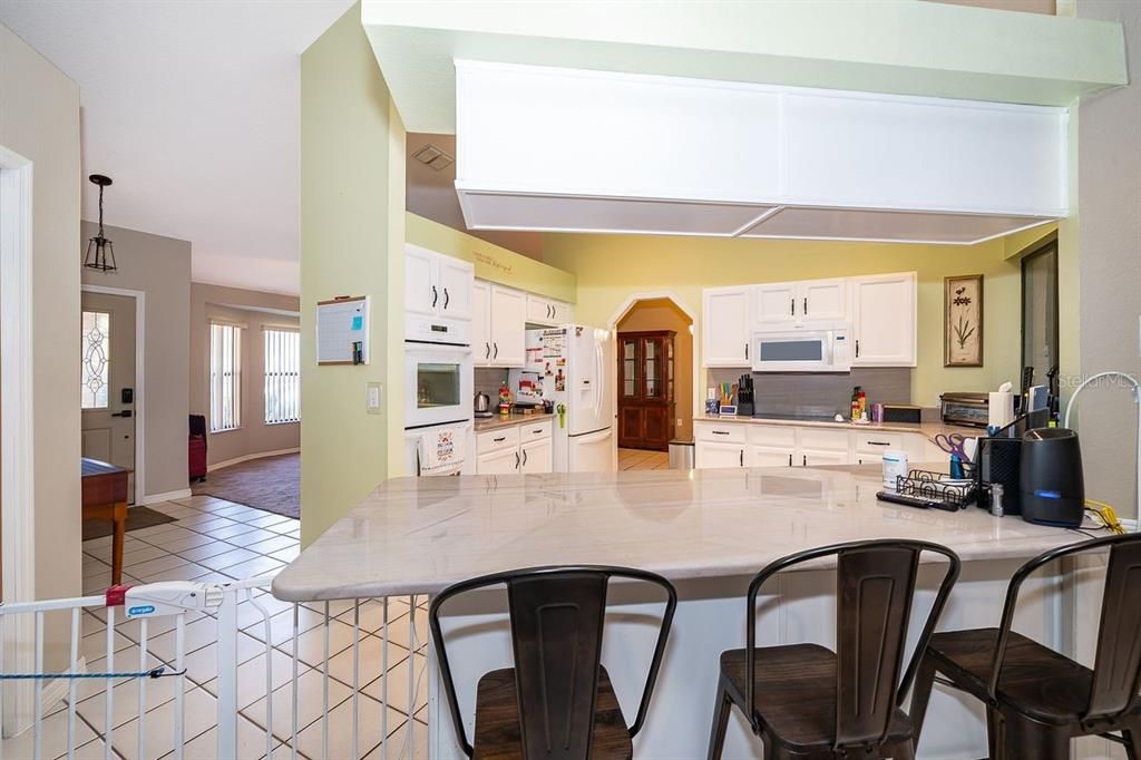 待售: $399,000 (4 贝兹, 3 浴室, 1921 平方英尺)