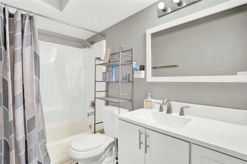 合同活跃: $149,999 (3 贝兹, 2 浴室, 1150 平方英尺)