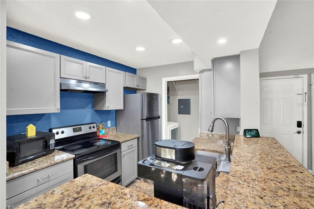 合同活跃: $149,999 (3 贝兹, 2 浴室, 1150 平方英尺)