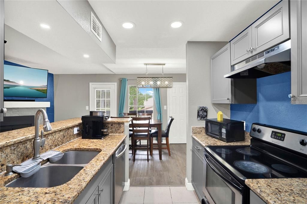 合同活跃: $149,999 (3 贝兹, 2 浴室, 1150 平方英尺)