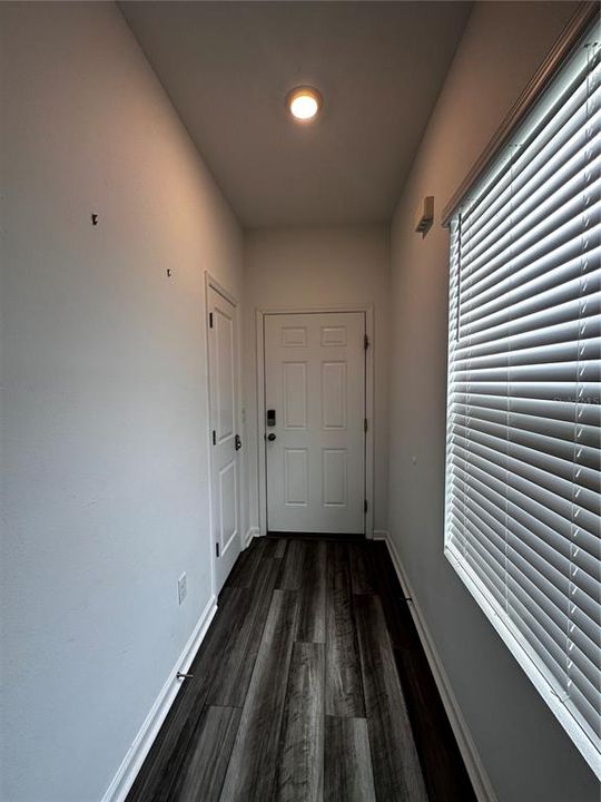 Под контрактом: $1,895 (3 спален, 2 ванн, 1365 Квадратных фут)