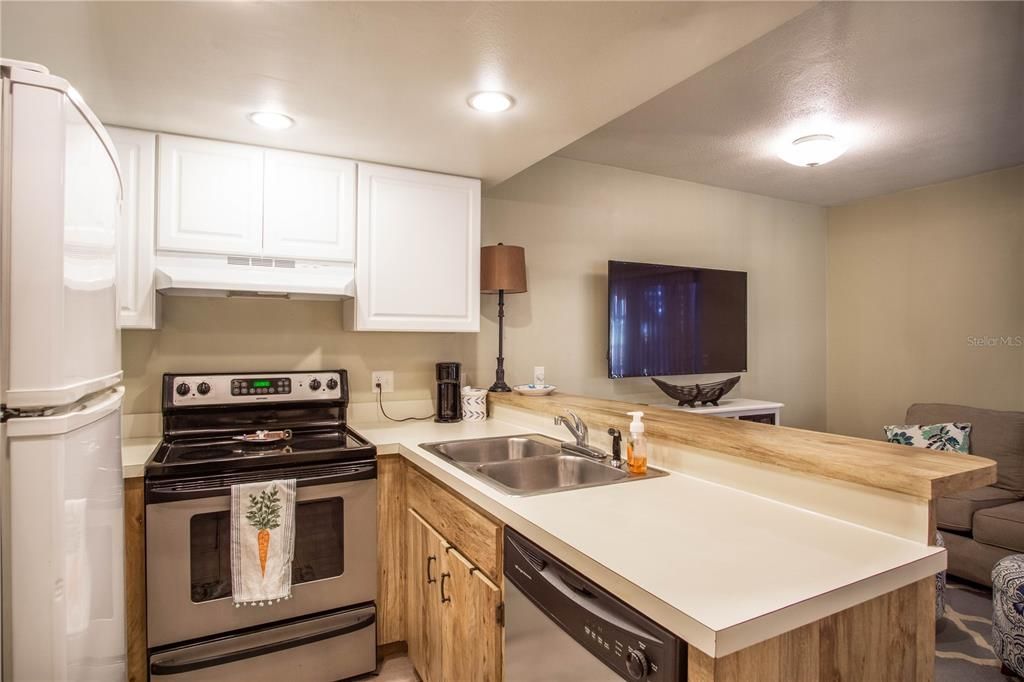 На продажу: $179,900 (1 спален, 1 ванн, 480 Квадратных фут)