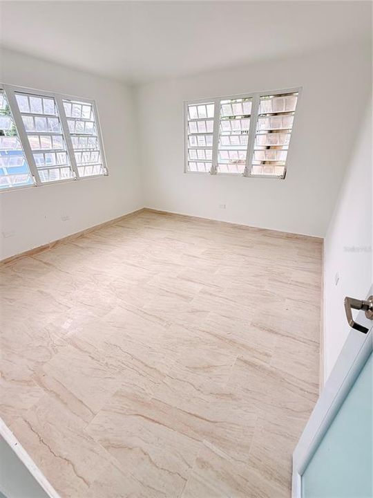 На продажу: $339,000 (4 спален, 2 ванн, 1409 Квадратных фут)