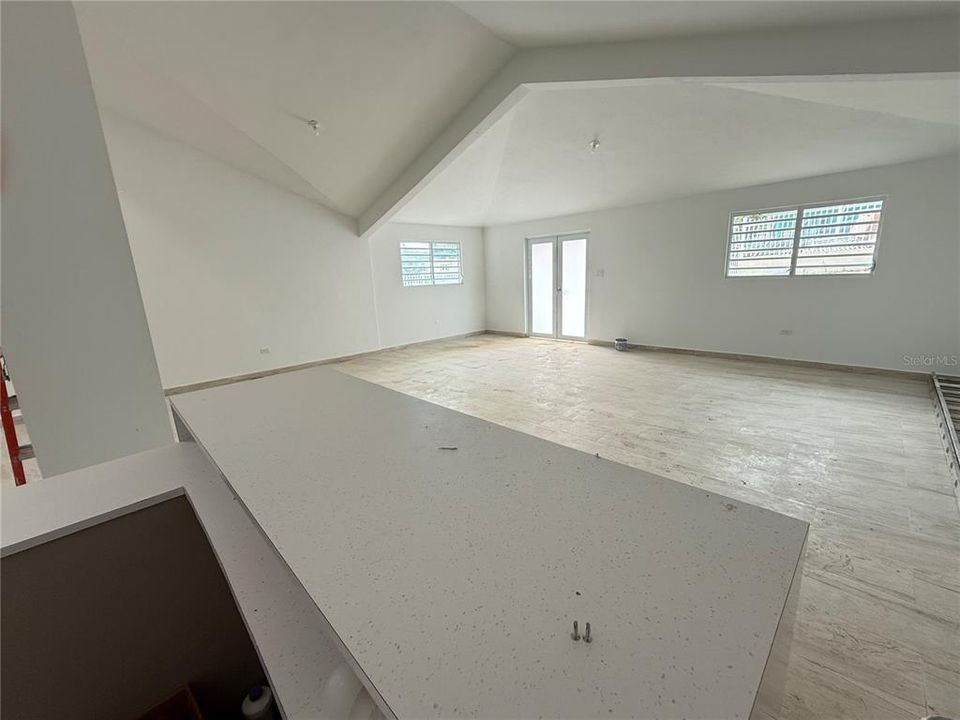 На продажу: $339,000 (4 спален, 2 ванн, 1409 Квадратных фут)