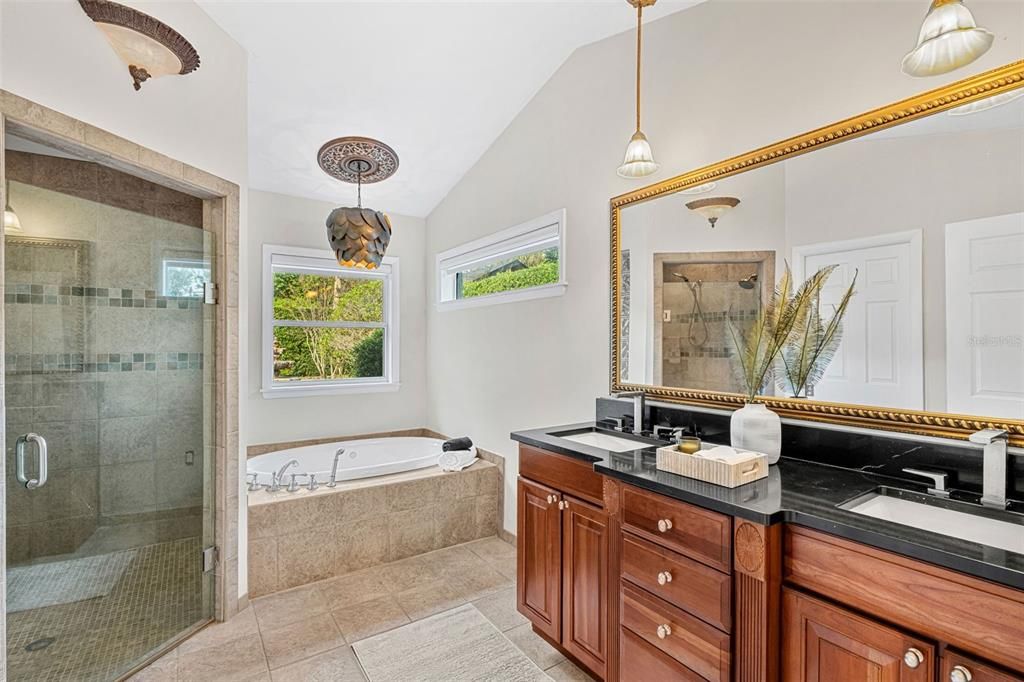 Под контрактом: $1,395,000 (4 спален, 3 ванн, 2727 Квадратных фут)