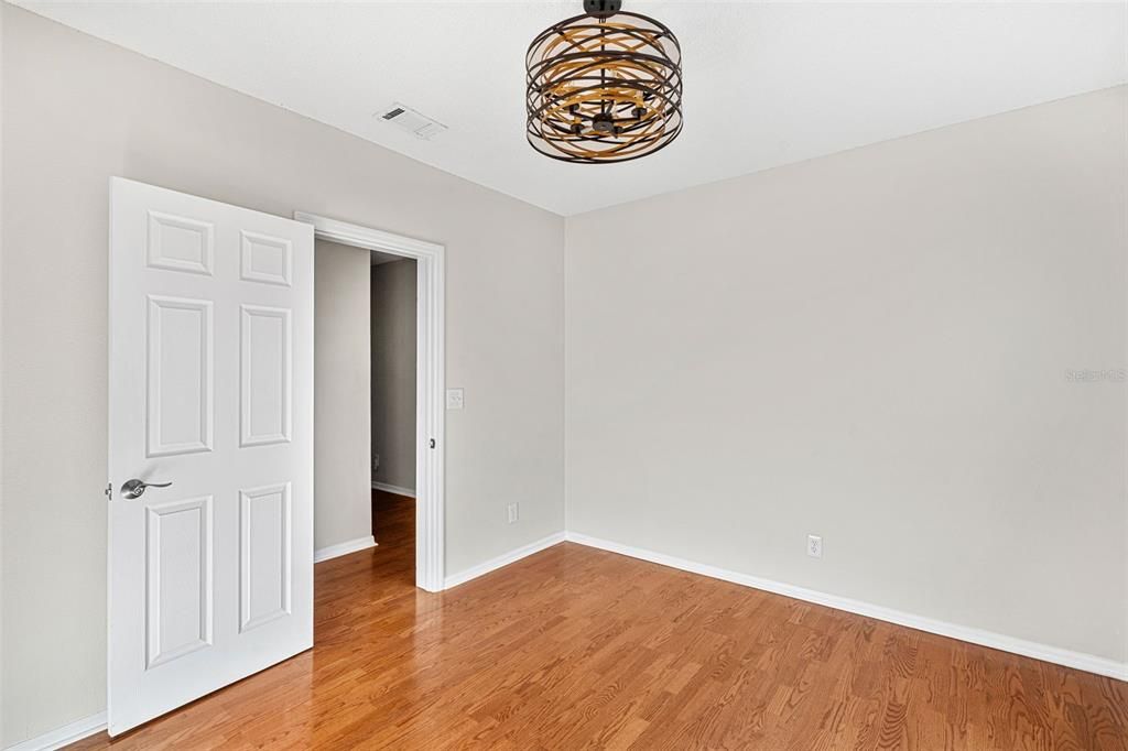 Под контрактом: $1,395,000 (4 спален, 3 ванн, 2727 Квадратных фут)