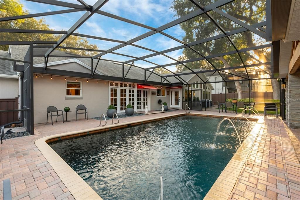 Под контрактом: $1,395,000 (4 спален, 3 ванн, 2727 Квадратных фут)