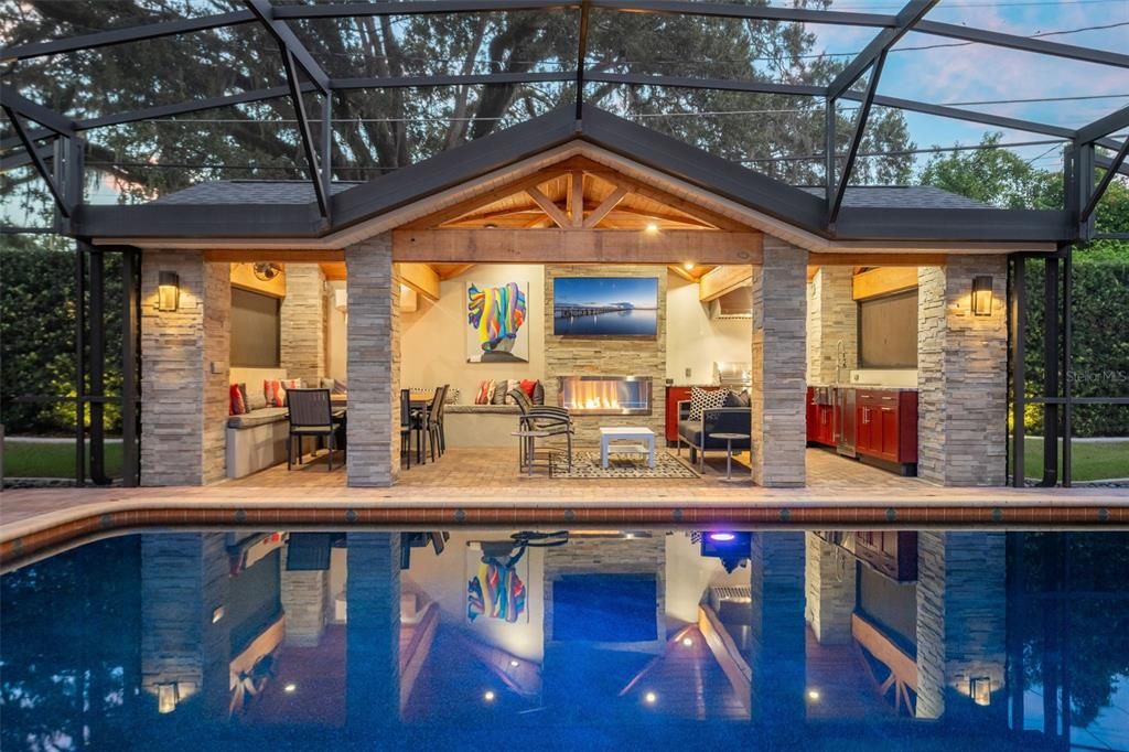 Под контрактом: $1,395,000 (4 спален, 3 ванн, 2727 Квадратных фут)