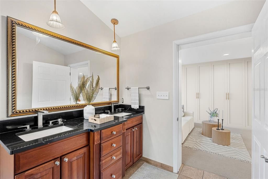 Под контрактом: $1,395,000 (4 спален, 3 ванн, 2727 Квадратных фут)