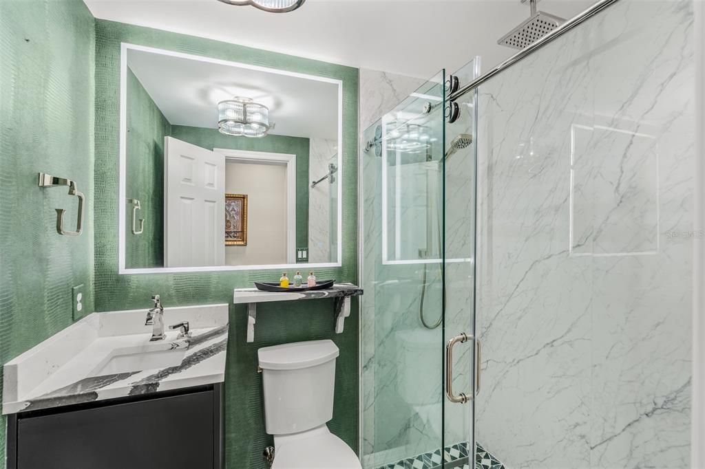 Под контрактом: $1,395,000 (4 спален, 3 ванн, 2727 Квадратных фут)