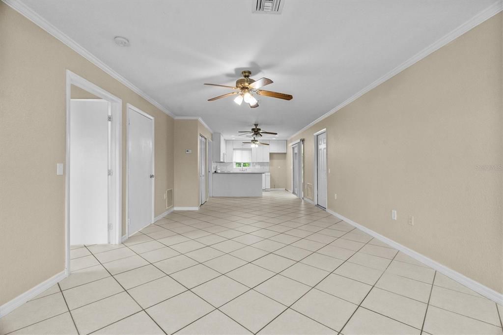 En Venta: $369,900 (4 camas, 0 baños, 2169 Pies cuadrados)