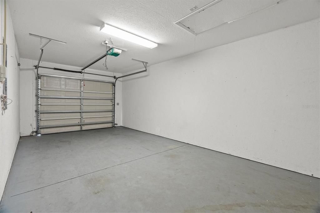 En Venta: $369,900 (4 camas, 0 baños, 2169 Pies cuadrados)