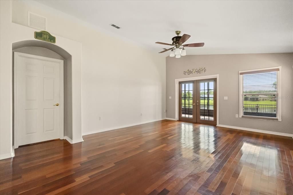 Active With Contract: $240,000 (2 beds, 2 baths, 1240 Square Feet)