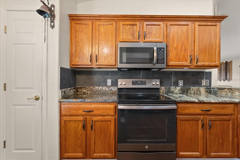 Active With Contract: $240,000 (2 beds, 2 baths, 1240 Square Feet)