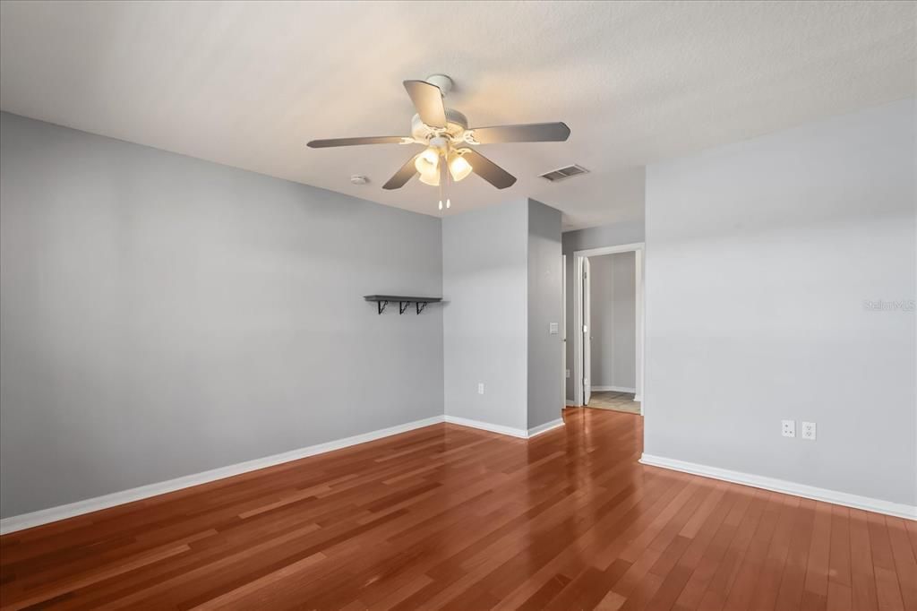 Active With Contract: $240,000 (2 beds, 2 baths, 1240 Square Feet)