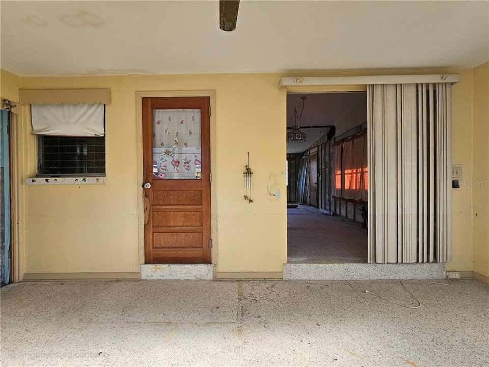 待售: $450,000 (2 贝兹, 1 浴室, 900 平方英尺)