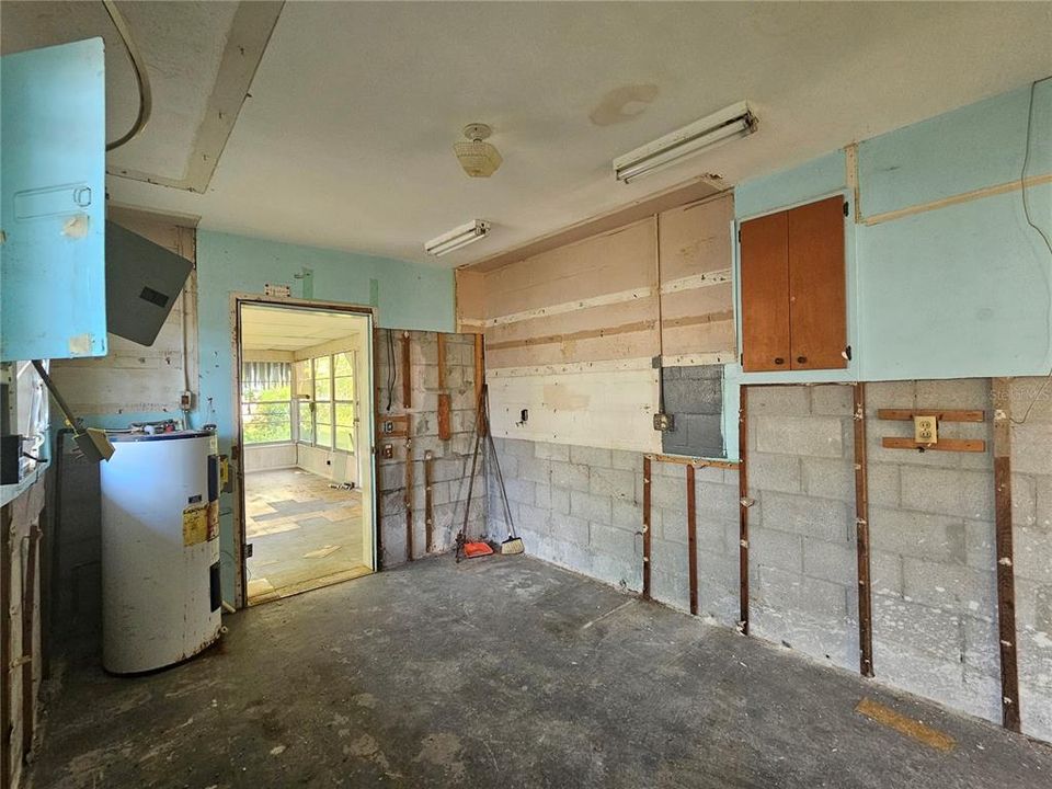 待售: $450,000 (2 贝兹, 1 浴室, 900 平方英尺)