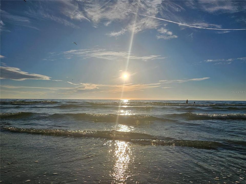 待售: $450,000 (2 贝兹, 1 浴室, 900 平方英尺)