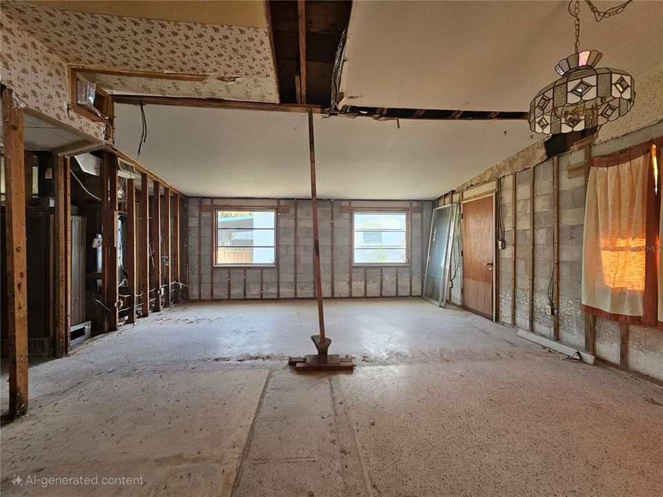 待售: $450,000 (2 贝兹, 1 浴室, 900 平方英尺)