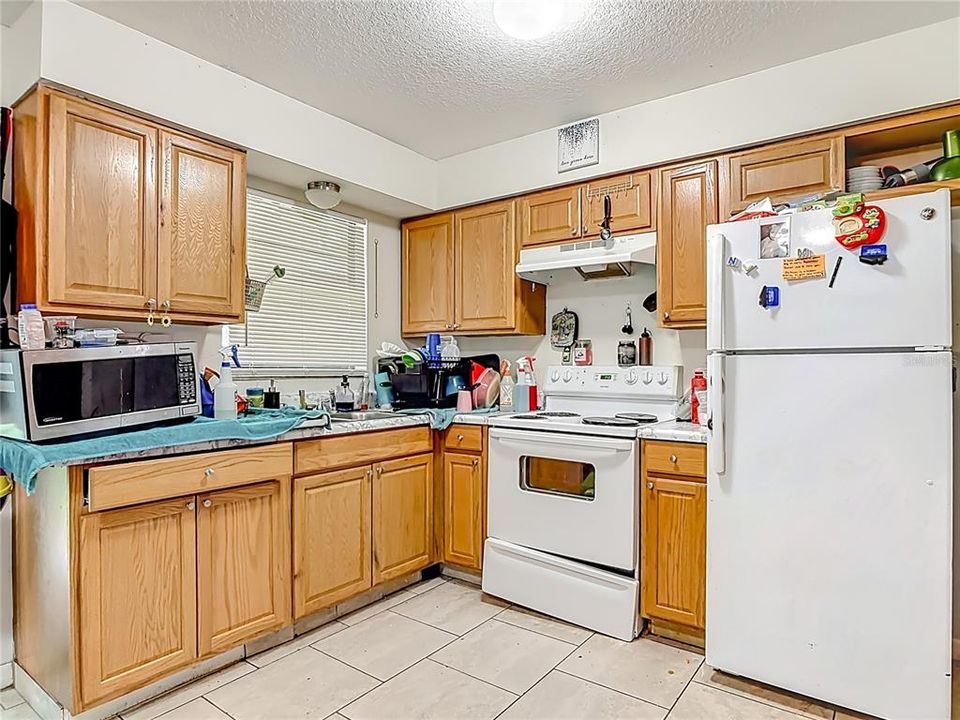 Activo con contrato: $280,000 (4 camas, 0 baños, 1920 Pies cuadrados)