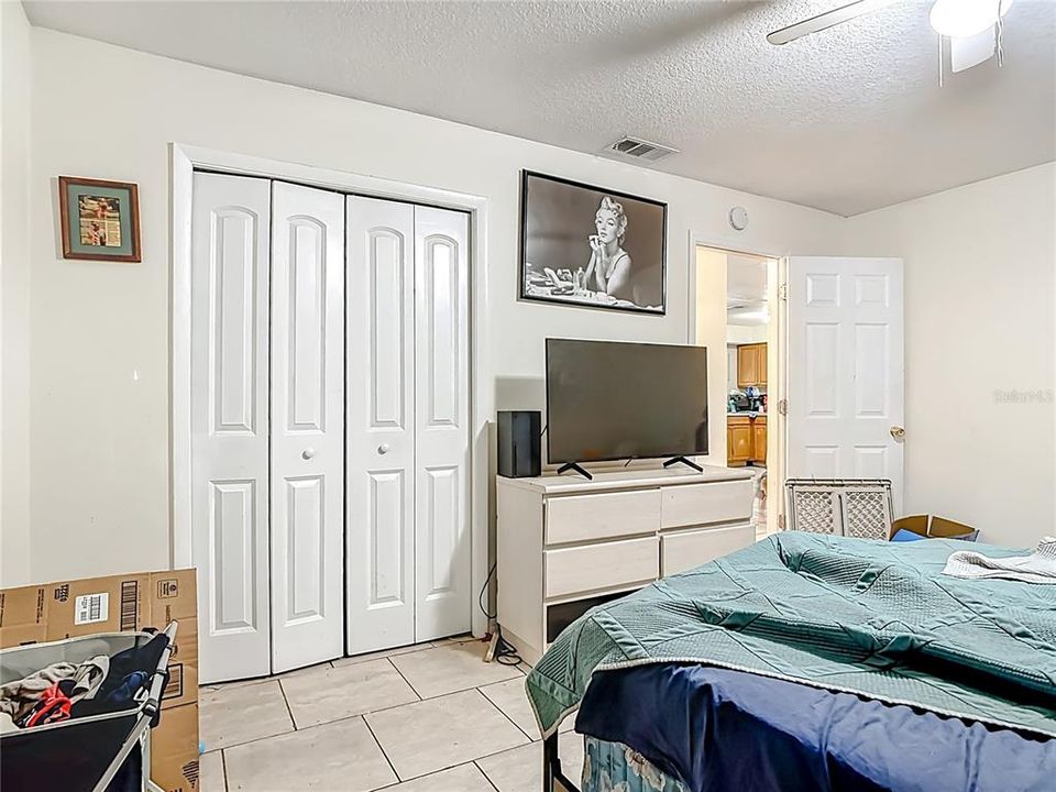 Activo con contrato: $280,000 (4 camas, 0 baños, 1920 Pies cuadrados)