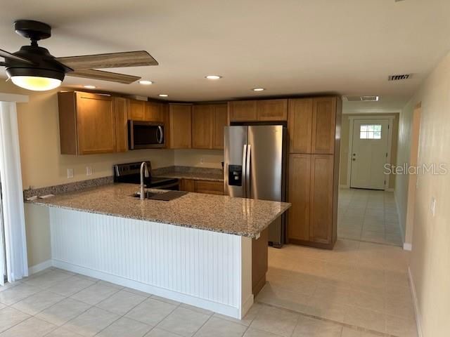 For Rent: $1,525 (2 beds, 2 baths, 1042 Square Feet)