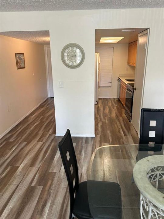For Rent: $1,800 (2 beds, 2 baths, 987 Square Feet)