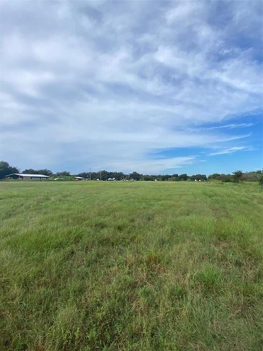 Под контрактом: $486,000 (9.00 acres)