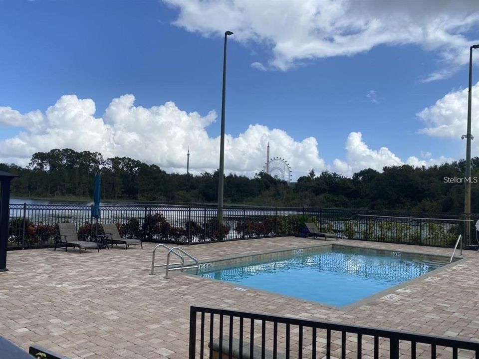 For Rent: $1,900 (2 beds, 2 baths, 1003 Square Feet)