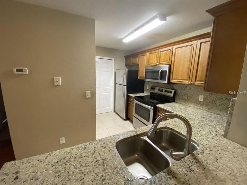 For Rent: $1,900 (2 beds, 2 baths, 1003 Square Feet)