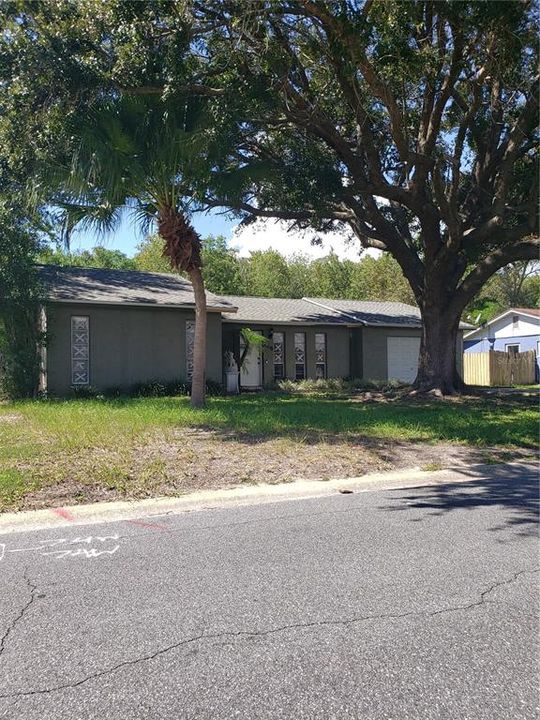 合同活跃: $319,000 (3 贝兹, 2 浴室, 1333 平方英尺)