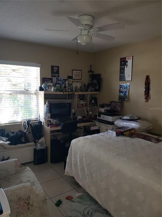 合同活跃: $319,000 (3 贝兹, 2 浴室, 1333 平方英尺)