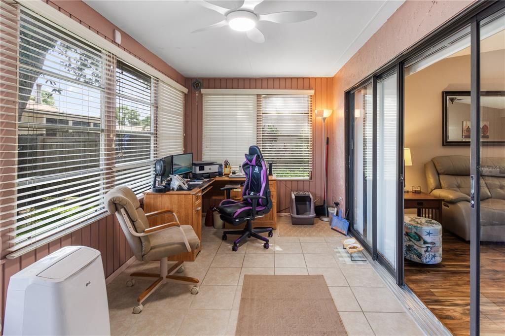 En Venta: $233,000 (2 camas, 2 baños, 1366 Pies cuadrados)